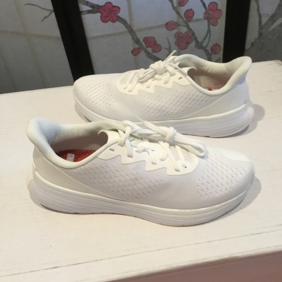 NWOT Lane Eight Women’s 8.5 The Relay Trainer Running Shoes RT 1101 White Breeze - Picture 2 of 5